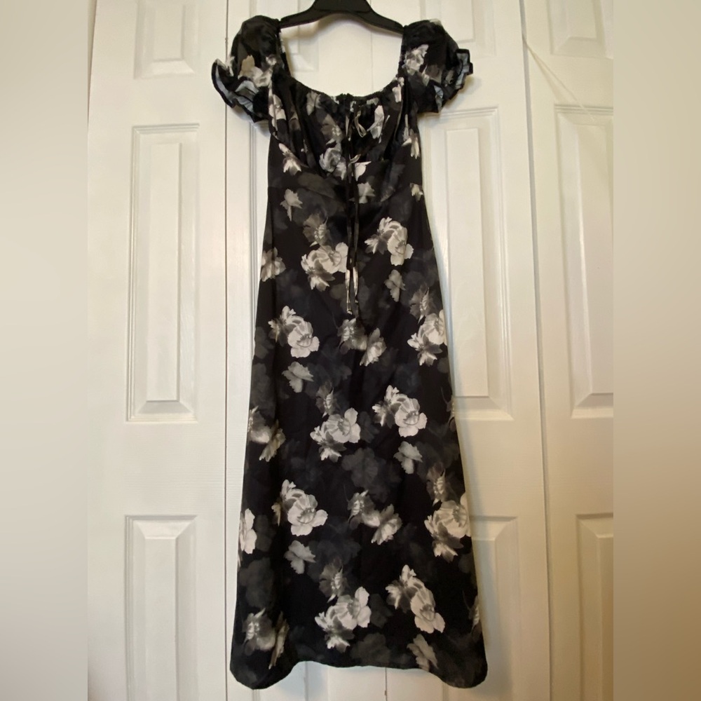 SHEIN Black and White Maxi Sundress with Flutter Sleeves